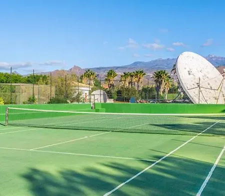 The Escape, Golf Del Sur