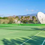 The Escape, Golf Del Sur